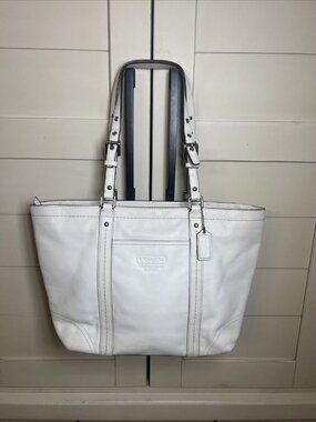 Coach (2008) East West Gallery Tote White Leather Tote Shoulder Handbag Y2K